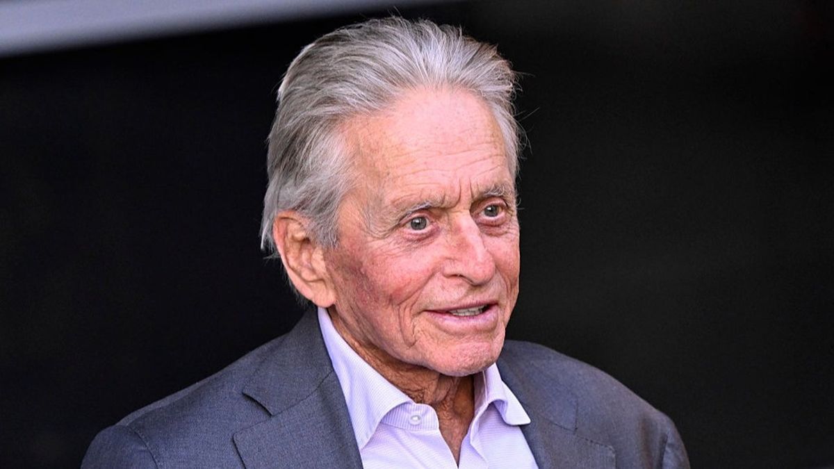 Michael Douglas Reveals the Throat Cancer Sign He Noticed First