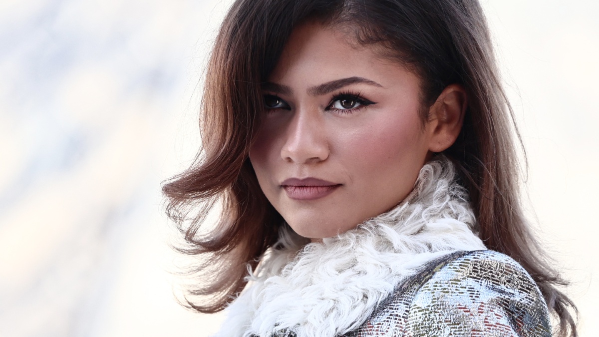Zendaya reveals a dramatic new hairstyle in a Louis Vuitton video.