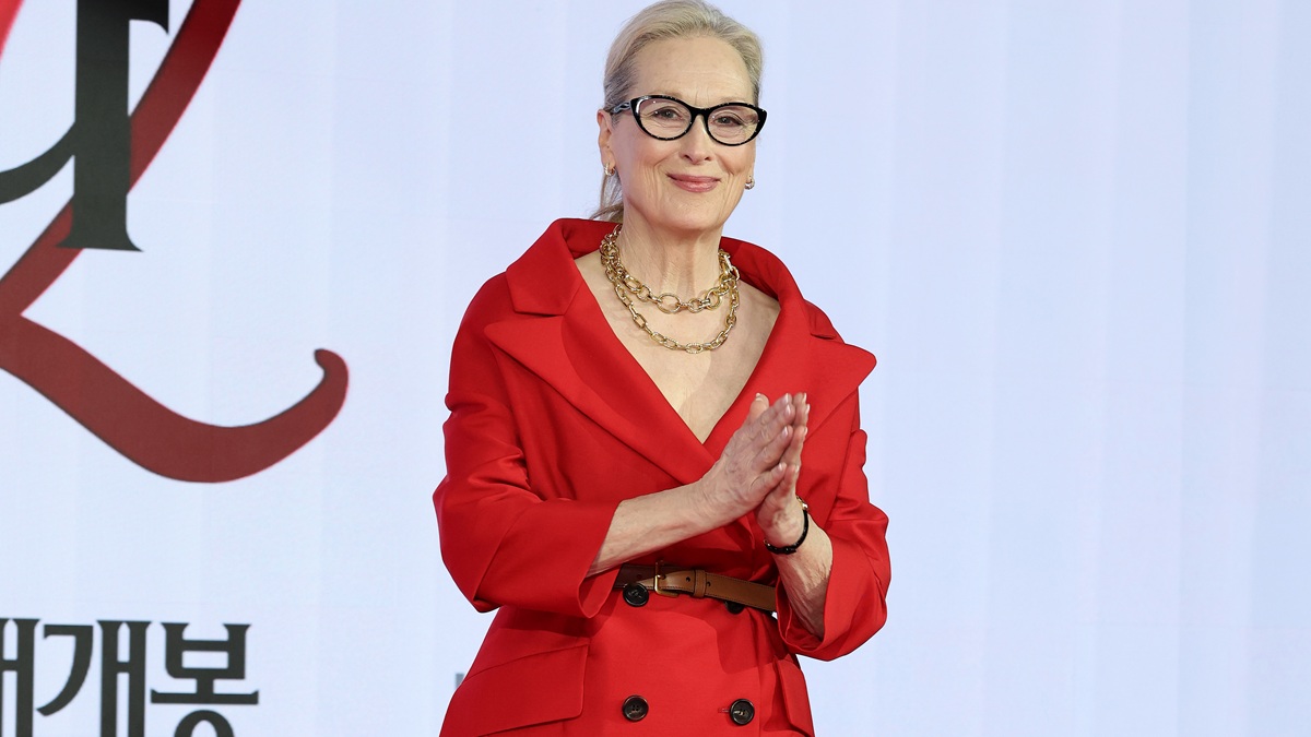 Meryl Streep Opens Up About Being an 'Over-Involved' Grandma to Six Little Ones