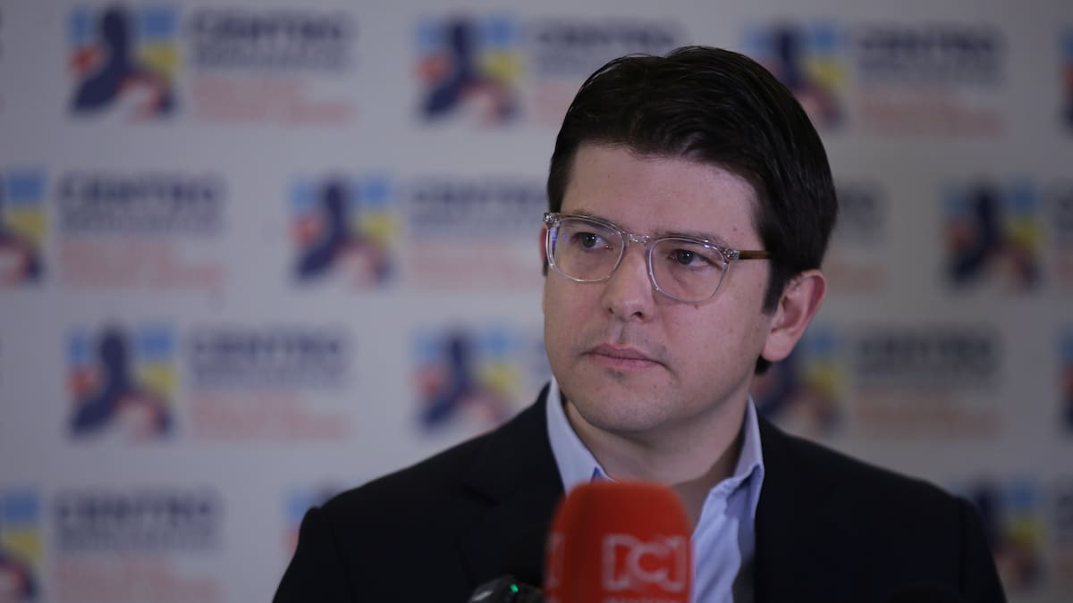 Rodrigo Lara promete esclarecer asesinato de Miguel Uribe tras señalamientos sobre Congreso y Venezuela