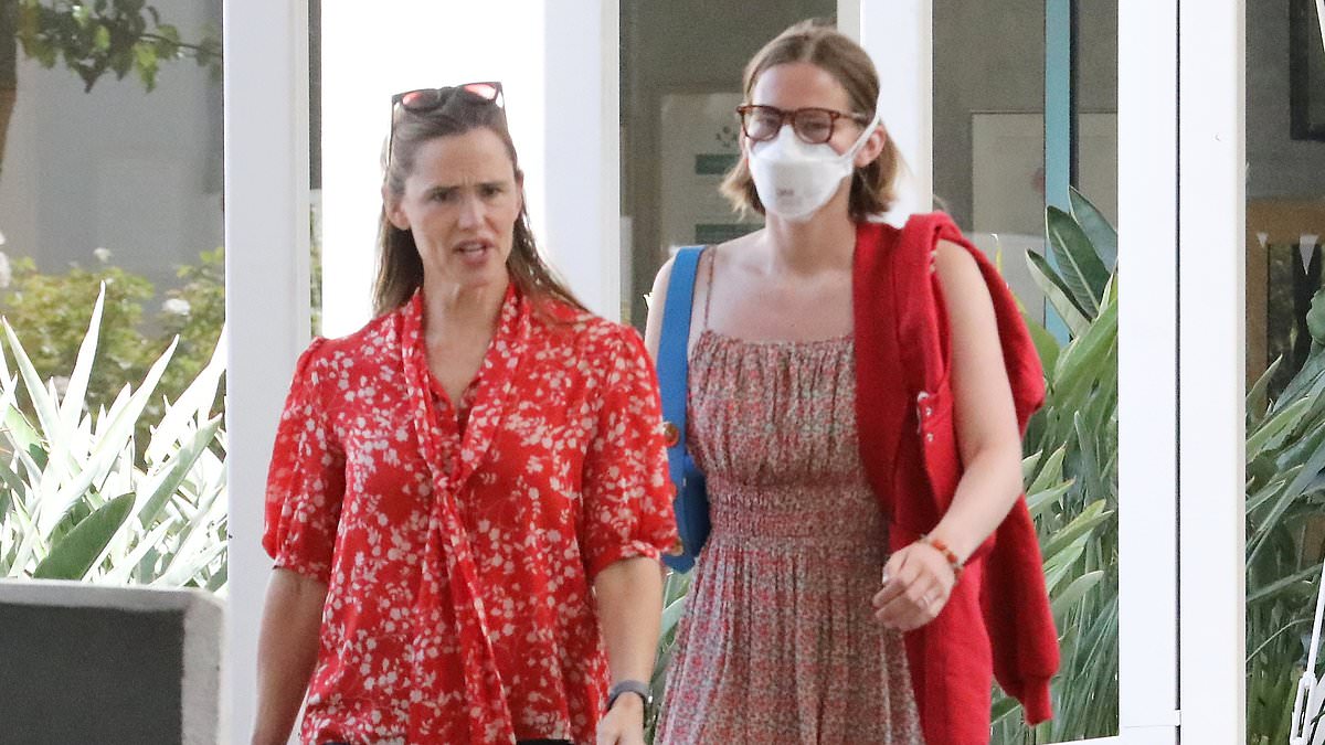 Why Violet Affleck's Mask Move Is Sparking Conversations