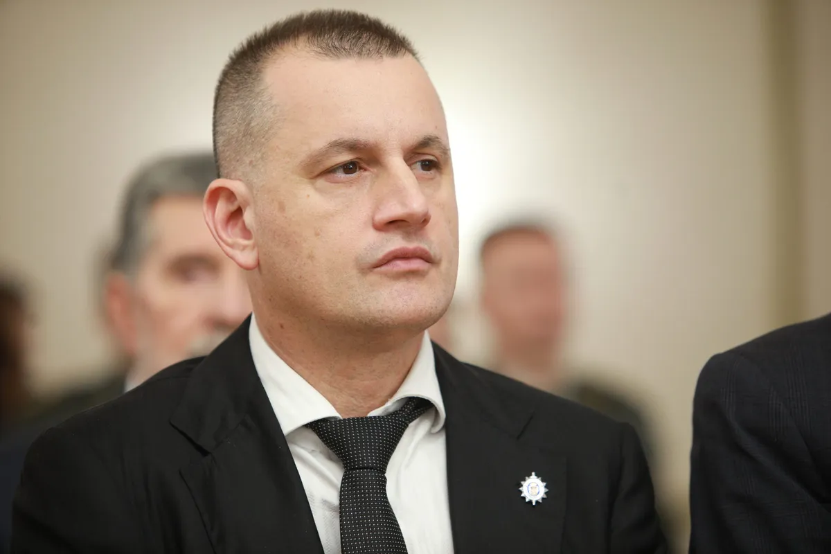 Zašto je Ambasada SAD oduzela džipove Nenadu Stefanoviću?