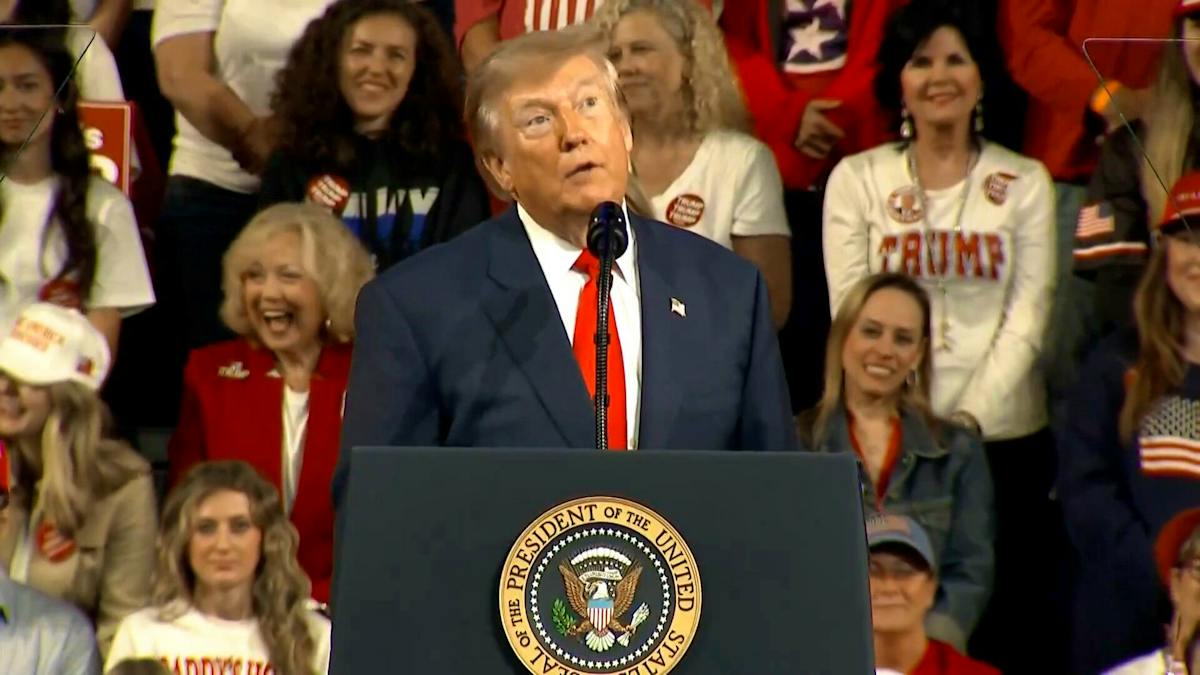 Trump zu seinen Anhängern: «Könnte die dümmsten Dinge sagen und ihr klatscht»