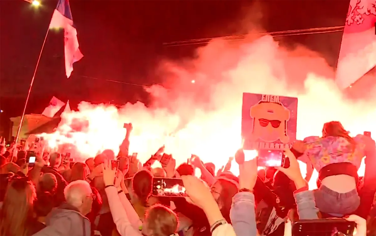 Pristalice SNS izazvale buru posle studentskog skupa u Kragujevcu