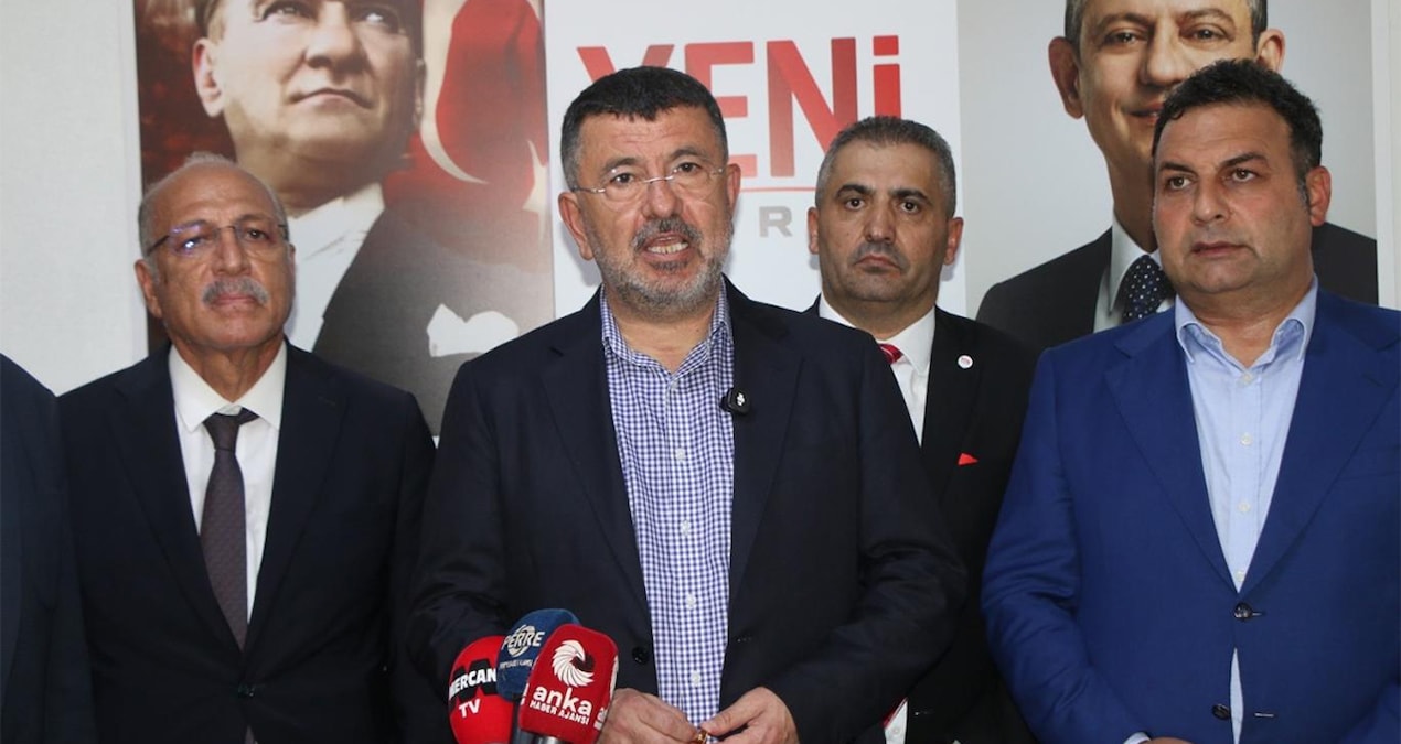 CHP'den İstifa Eden Belediye Başkanlarının Yeni Parti Hamlesi Dikkat Çekiyor