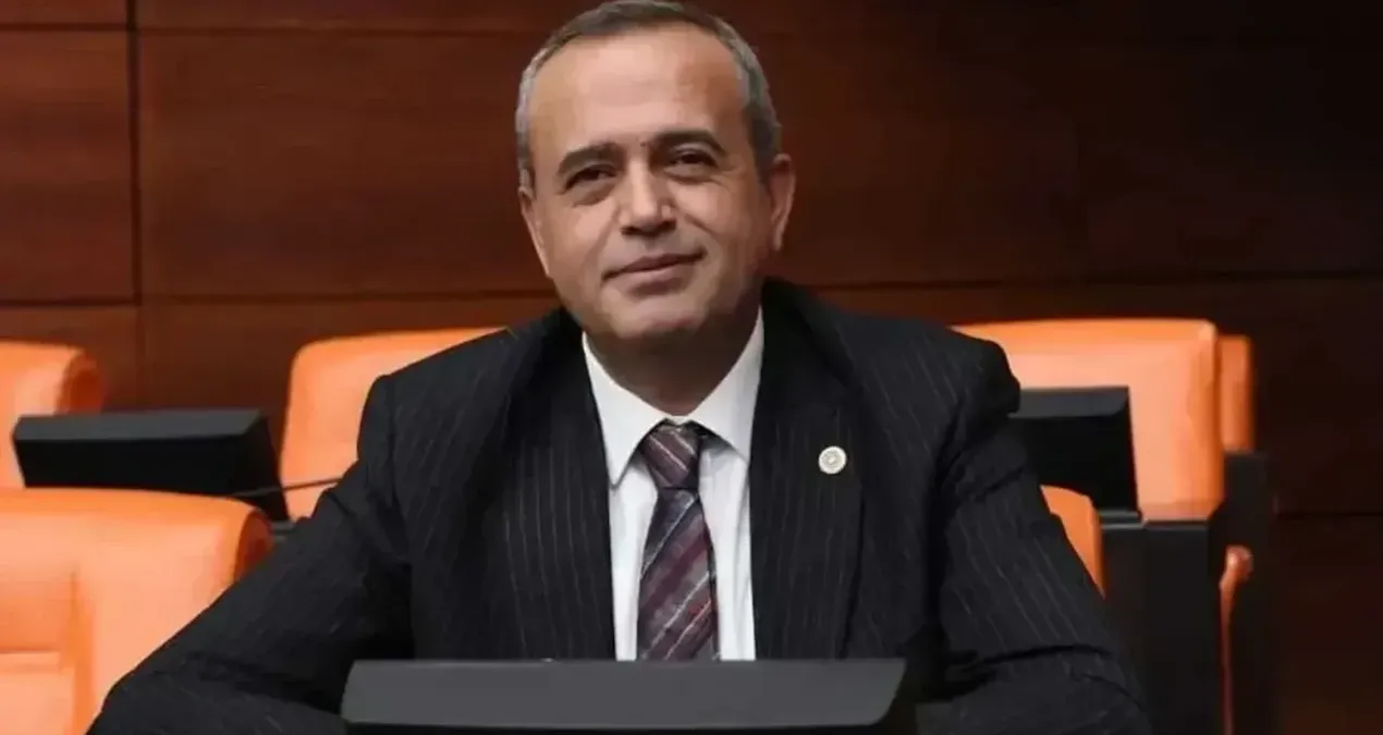 Ertuğrul Kaya'nın İstifasıyla Yeni Yol'un TBMM Grubu Dağıldı