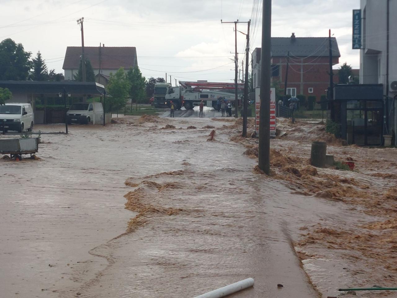 Heavy Rains Paralyze Ferizaj–Gjilan Highway: Drivers Advised on Alternatives