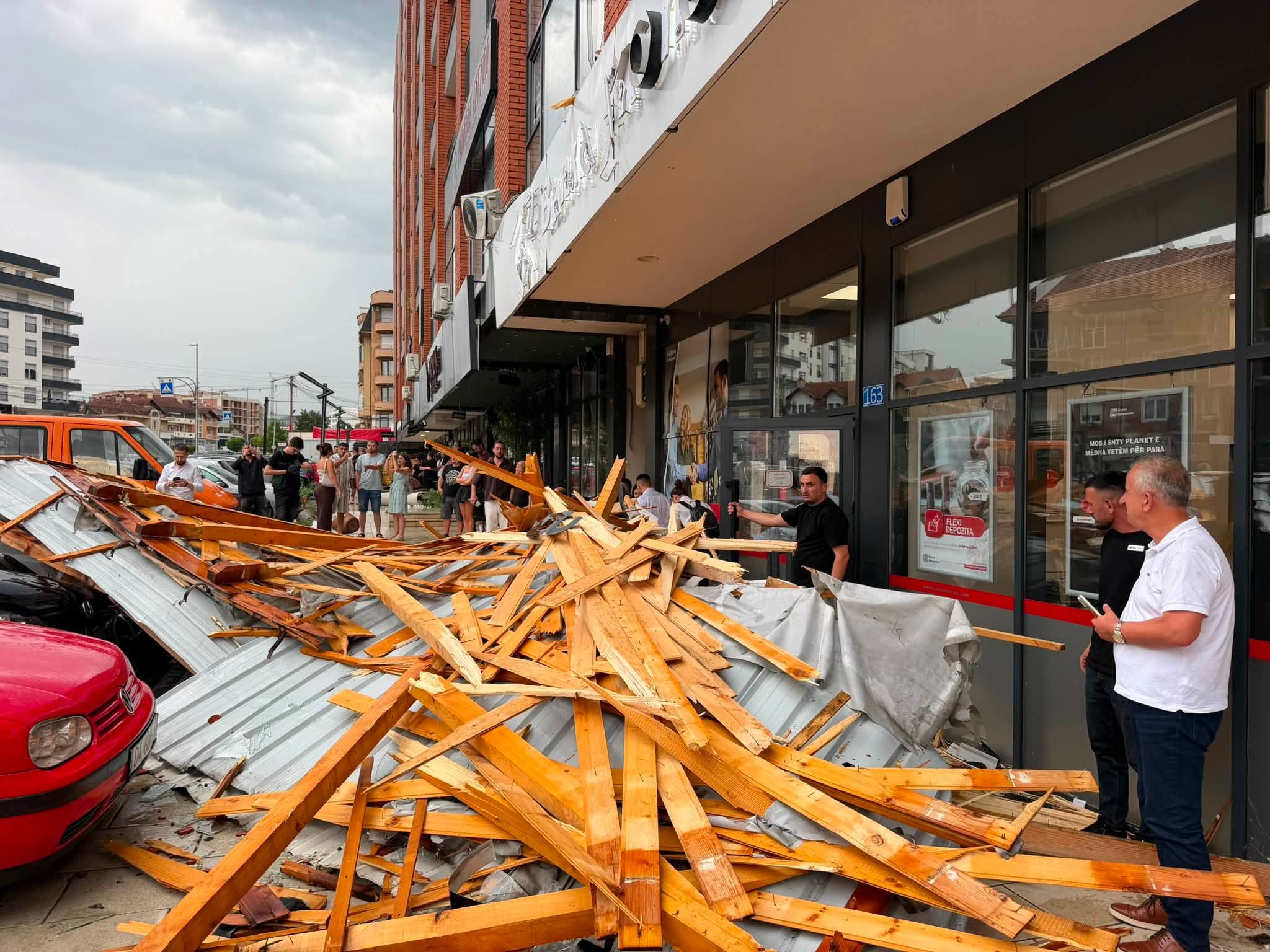 Suhareka's Mayor Steps In After Storm Causes Damage