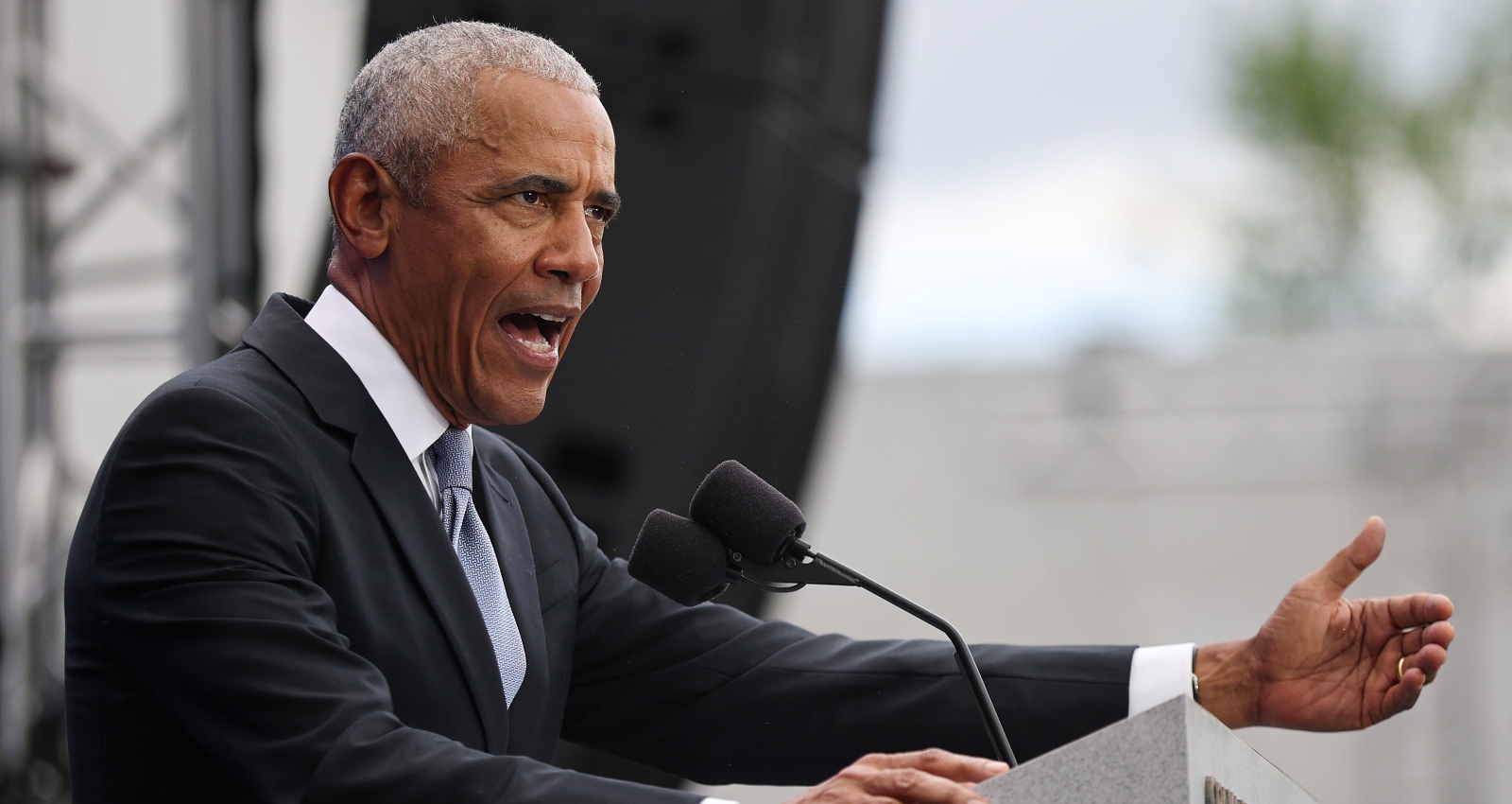 Obama's 2008 Immigration Stance: Surprisingly Similar to Trump's