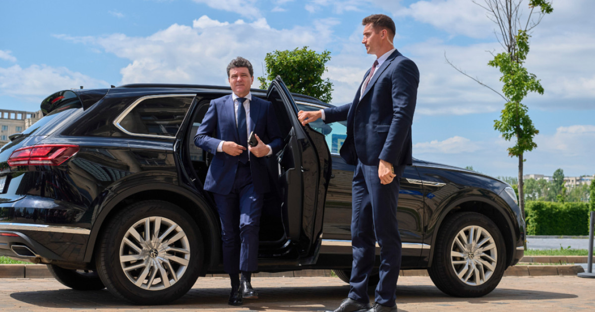 Nicușor Dan surprinde cu mesajul său pentru Alexandru Nazare și soția sa