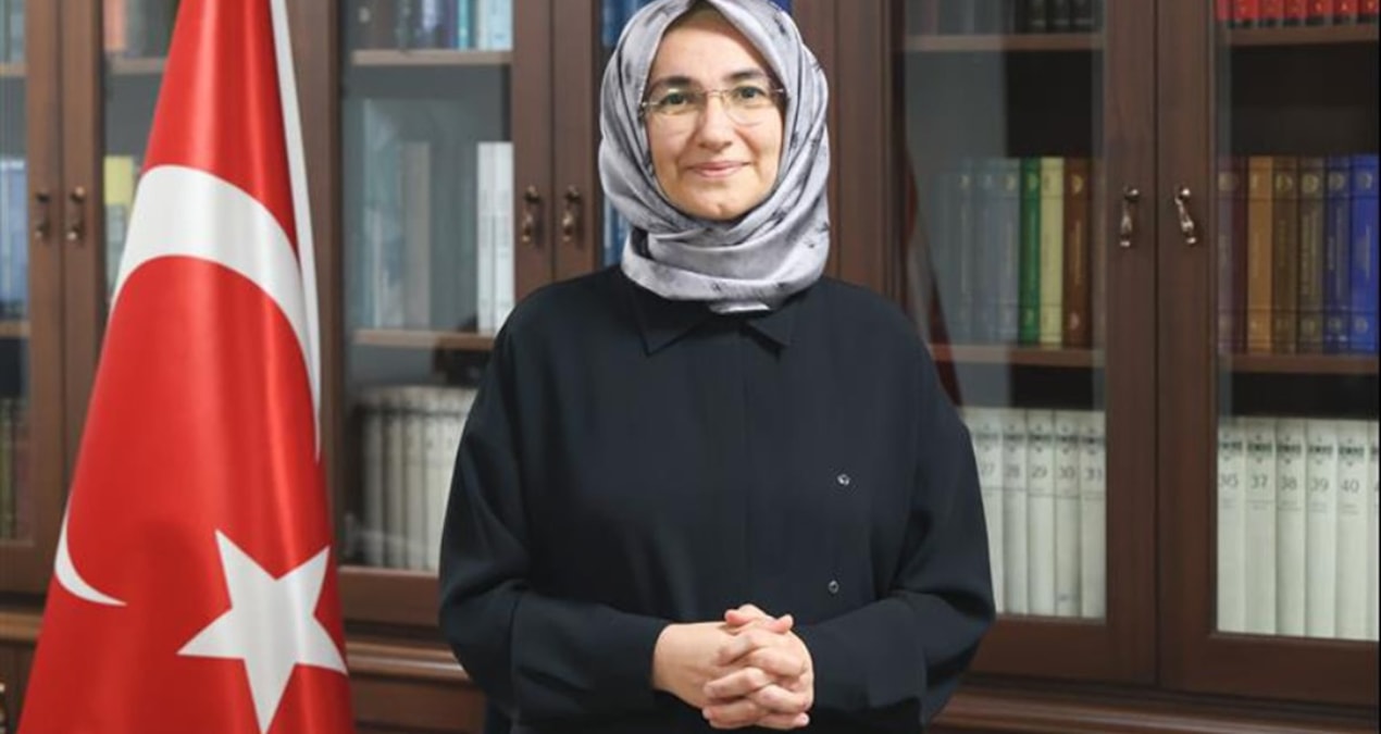 Diyanet'te Atatürk Portresi Tartışması: Şenkardeşler Neden Gündemde?