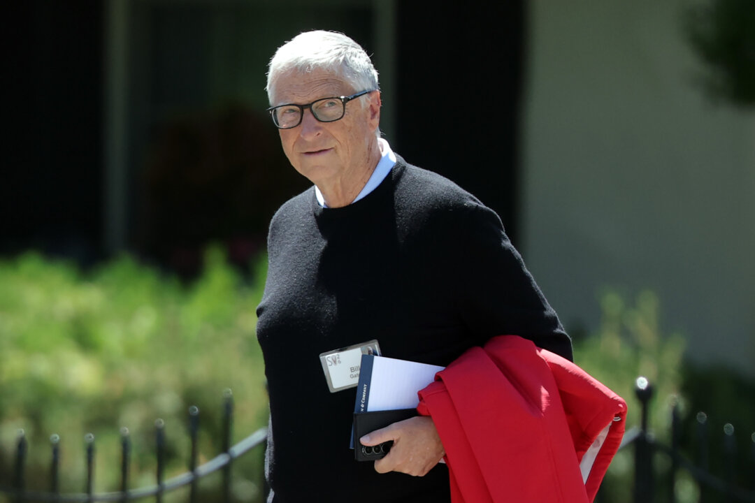 Fauci's Secret Role in Editing Bill Gates' Pandemic Book Revealed