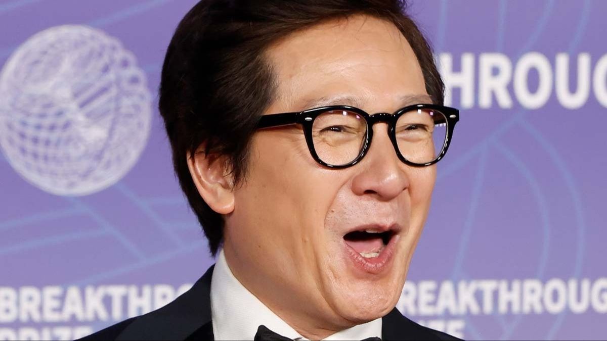 Ke Huy Quan's 'Stupid Face' Moment Sparks Reactions After Award Triumph