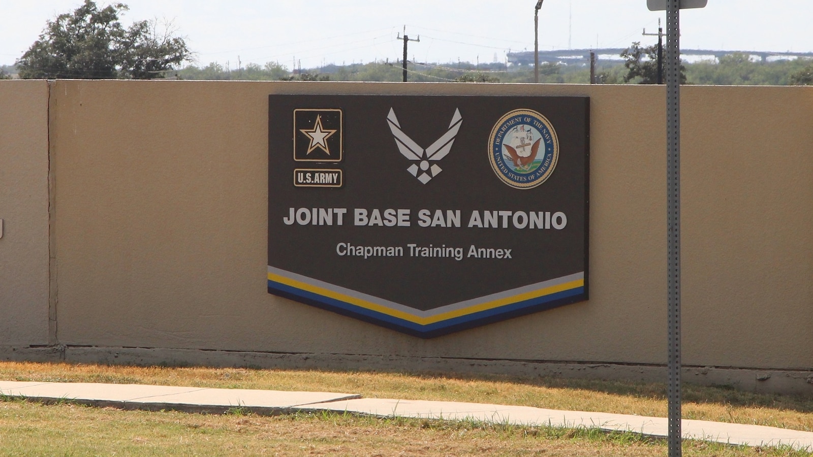 Flu Outbreak at Air Force Base Sparks Debate Over Vaccine Policy