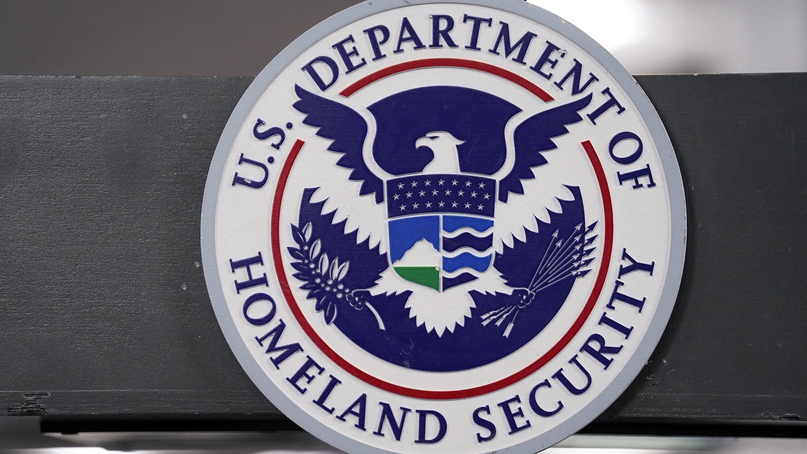 Haitian Immigrants in Ohio Face Ankle Monitors After DHS Check-Ins