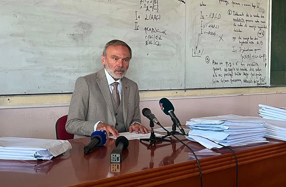 Direktor Jovine gimnazije u nevolji nakon iznenadnih ostavki saradnika