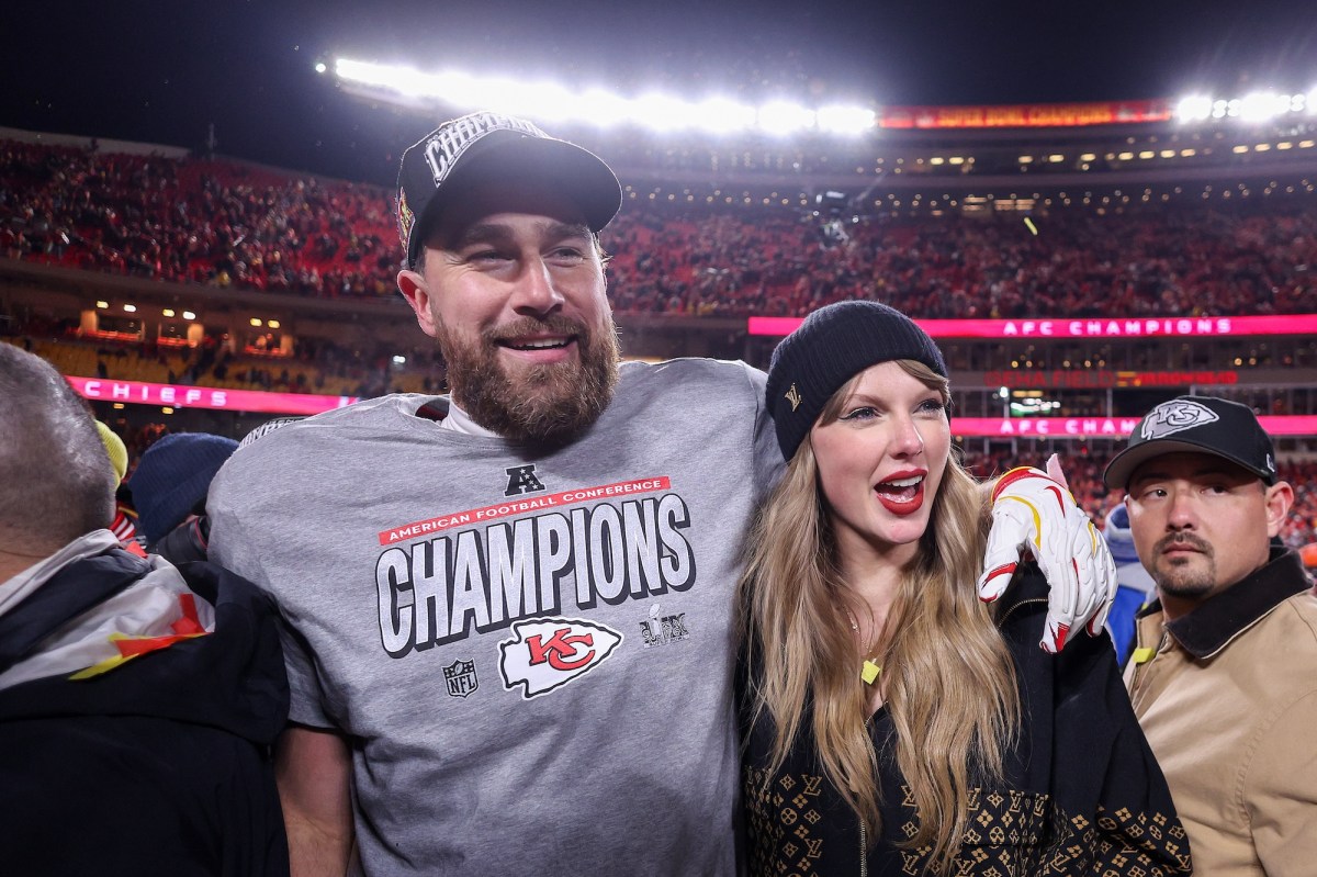 Taylor Swift's Stunning NYC Date Night Outfit with Travis Kelce Has Everyone Talking