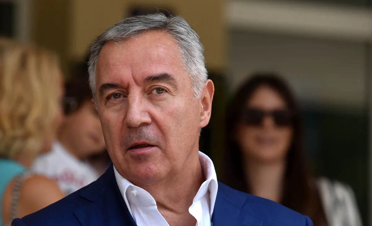 Milo Đukanović u centru pažnje nakon negiranja poznanstva sa Ilijom Srdanovićem