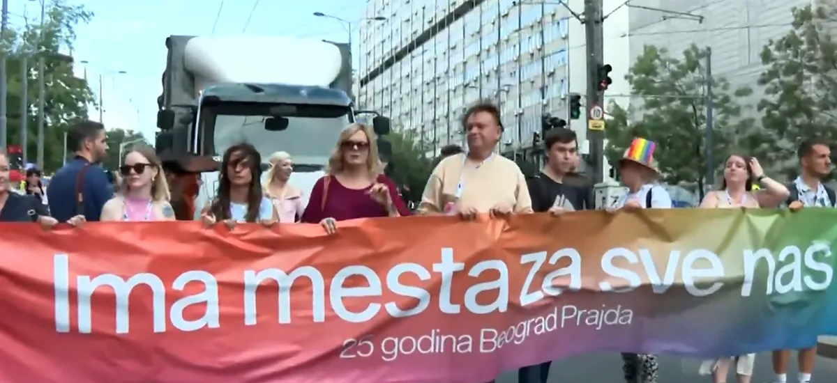 Prajd u Beogradu: Incident kod Skupštine izazvao pažnju