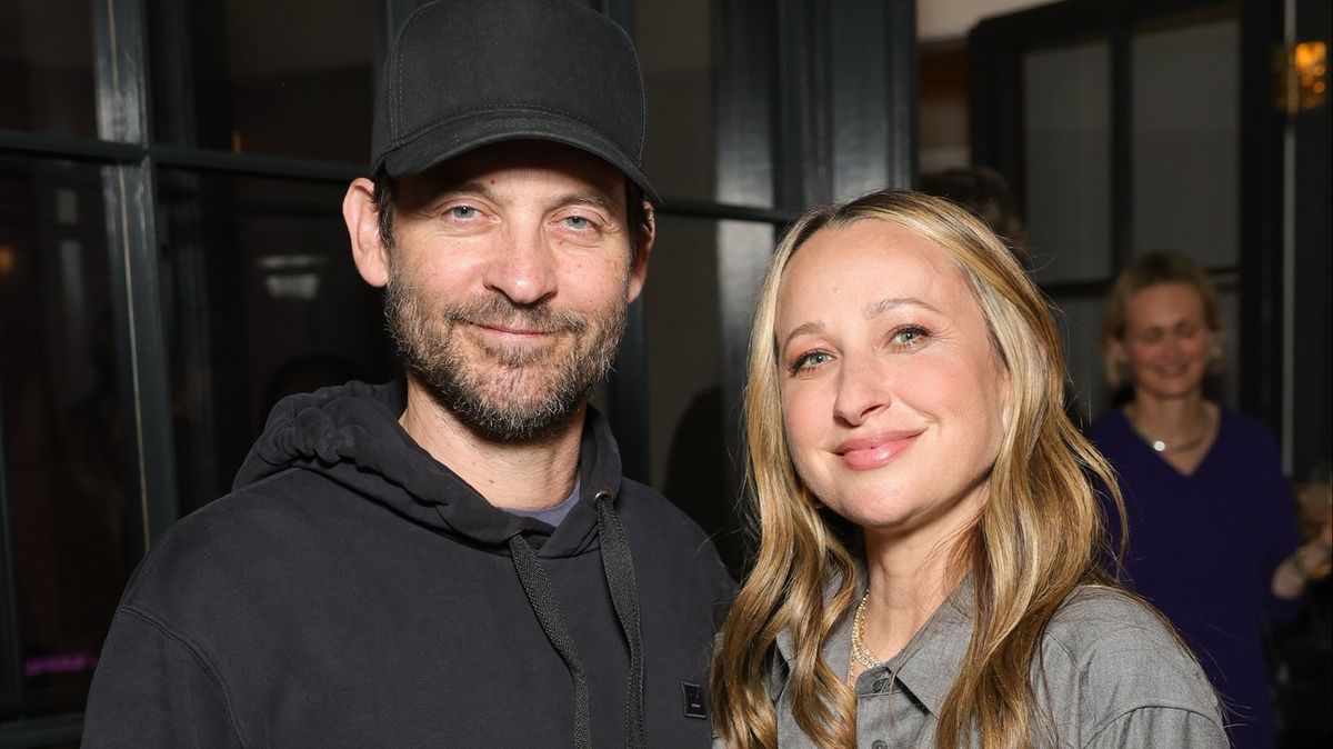 Tobey Maguire officiates ex-wife Jennifer Meyer’s wedding weeks after their divorce