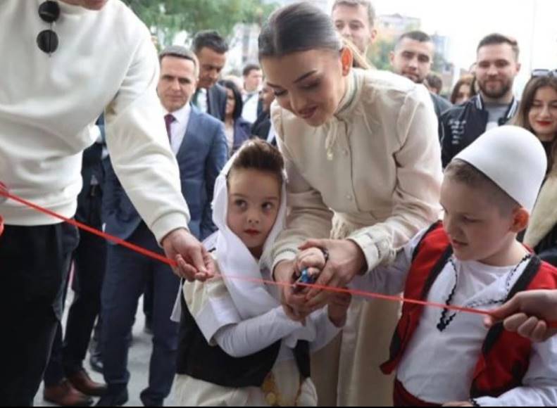 Emira Selimi Faces Threats After Opening First Albanian Library in Manastir