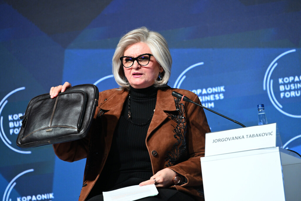 Kako je firma bez zaposlenih ugovorila IT poslove NBS od 37 miliona evra?