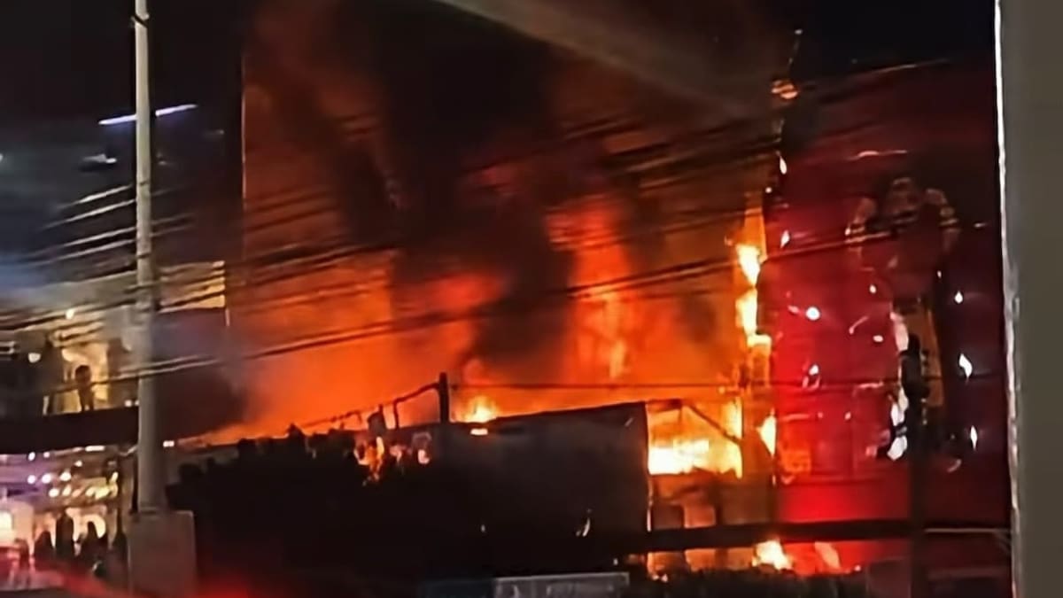 Incendio en Centro Comercial La Plazuela desata alarma en Cartagena