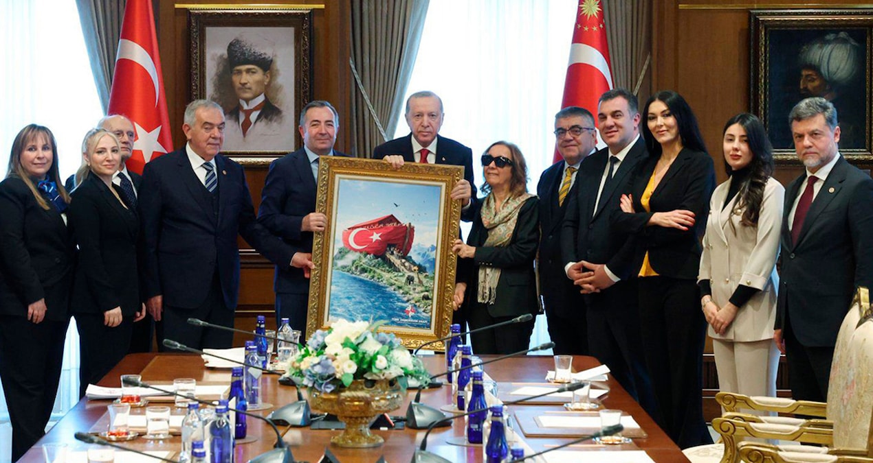 Erdoğan'a Ömür Boyu Başkanlık Önerisi Gündem Oldu