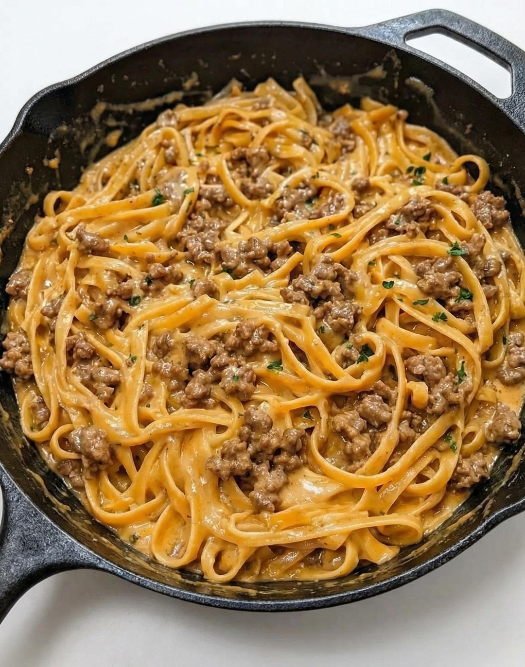 Simple One-Pot Comfort Meal: Creamy Garlic Butter Pasta with Ground Beef