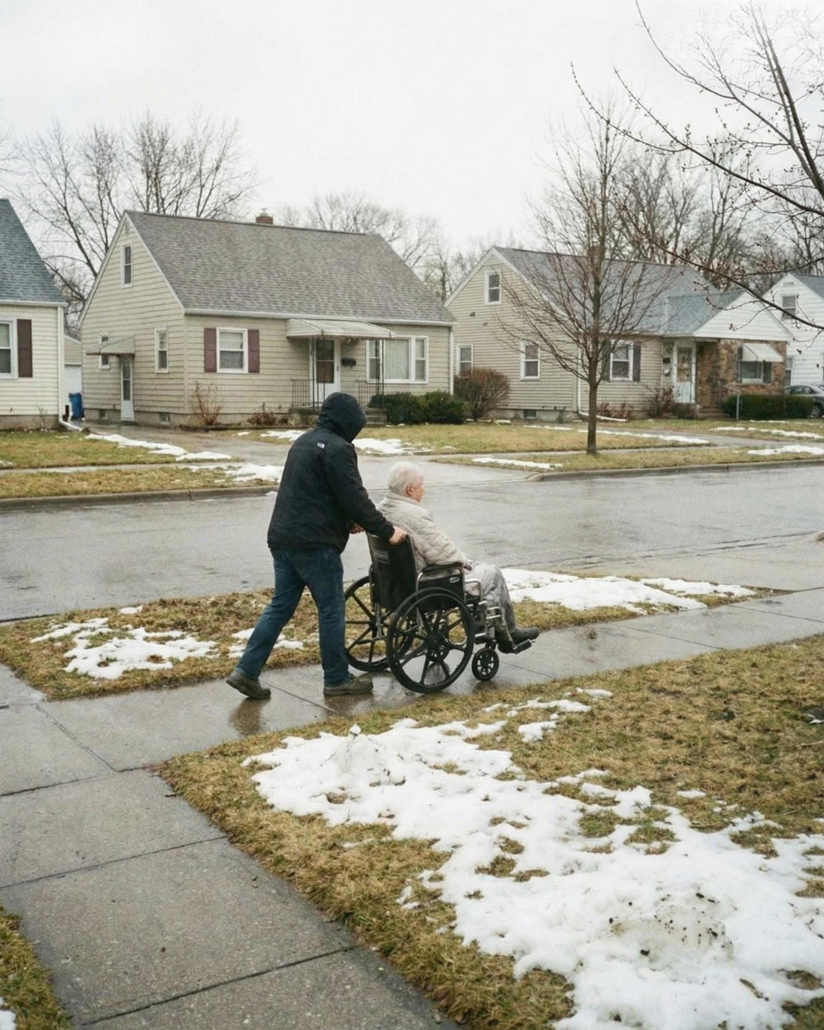 The new nanny frequently went on walks with my mother - what I heard at the doorbell completely changed things.