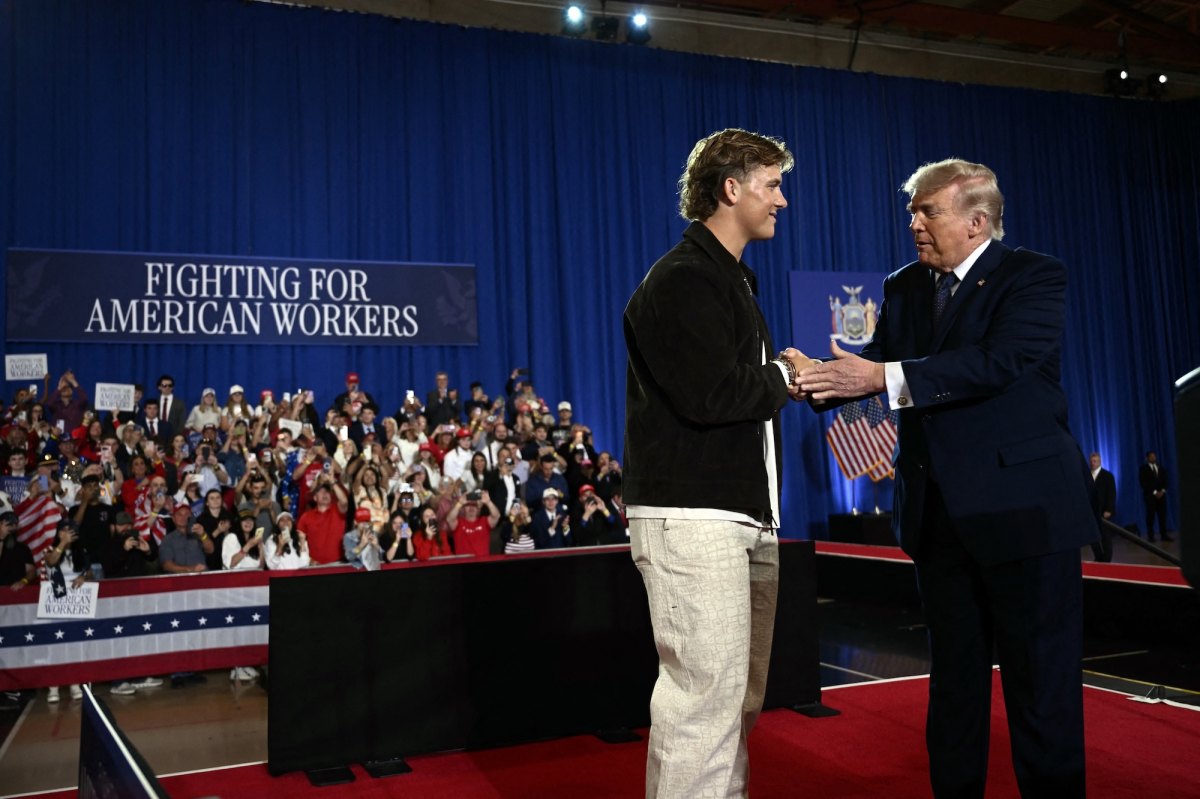 Donald Trump Responds to Jaxson Dart's Backlash After Rally Introduction