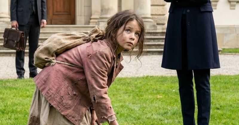 Wealthy man returns home after 3 months and becomes emotional when he sees his daughter.