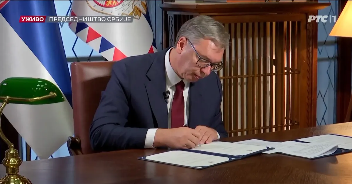 Vučić raspisao vanredne izbore zbog političkih tenzija