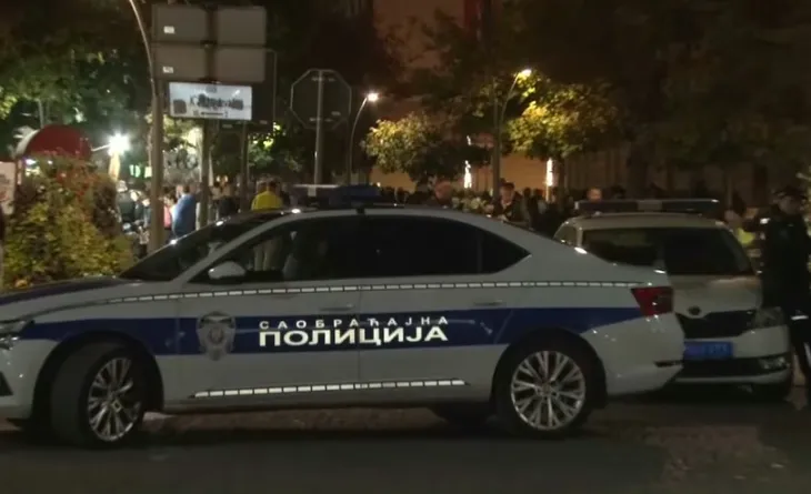 Šabac u centru pažnje: Dva skupa, a policija između okupljenih