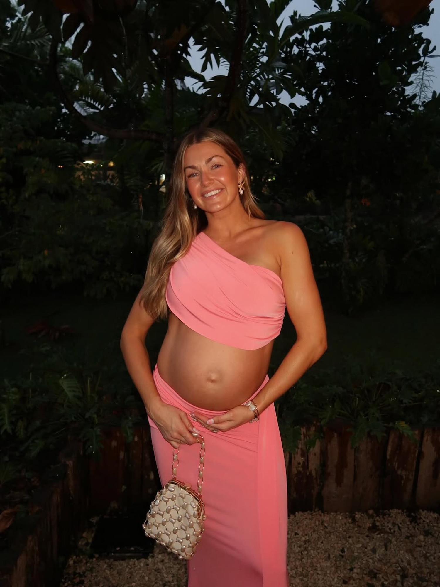 Wild Deer Photobombs Family Video, Turning Ordinary Day Extraordinary