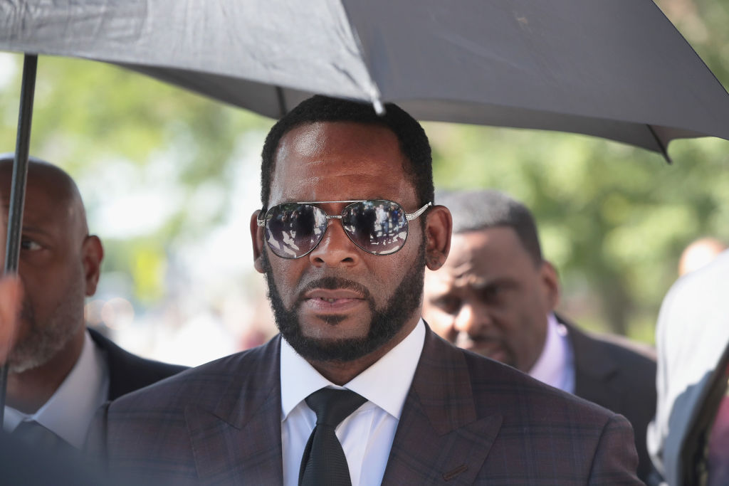 R. Kelly Leaves Isolation After Two Weeks Over Warden Phone Link