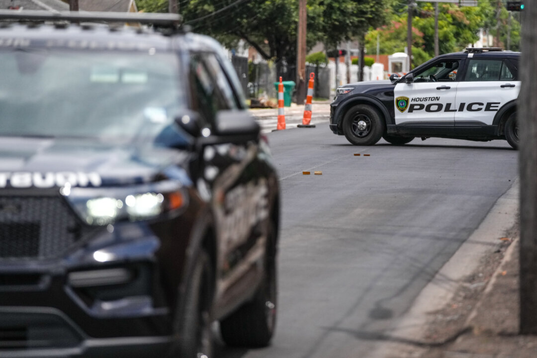 Houston ICE Operation Turns Tragic as Immigrant Fatally Shot