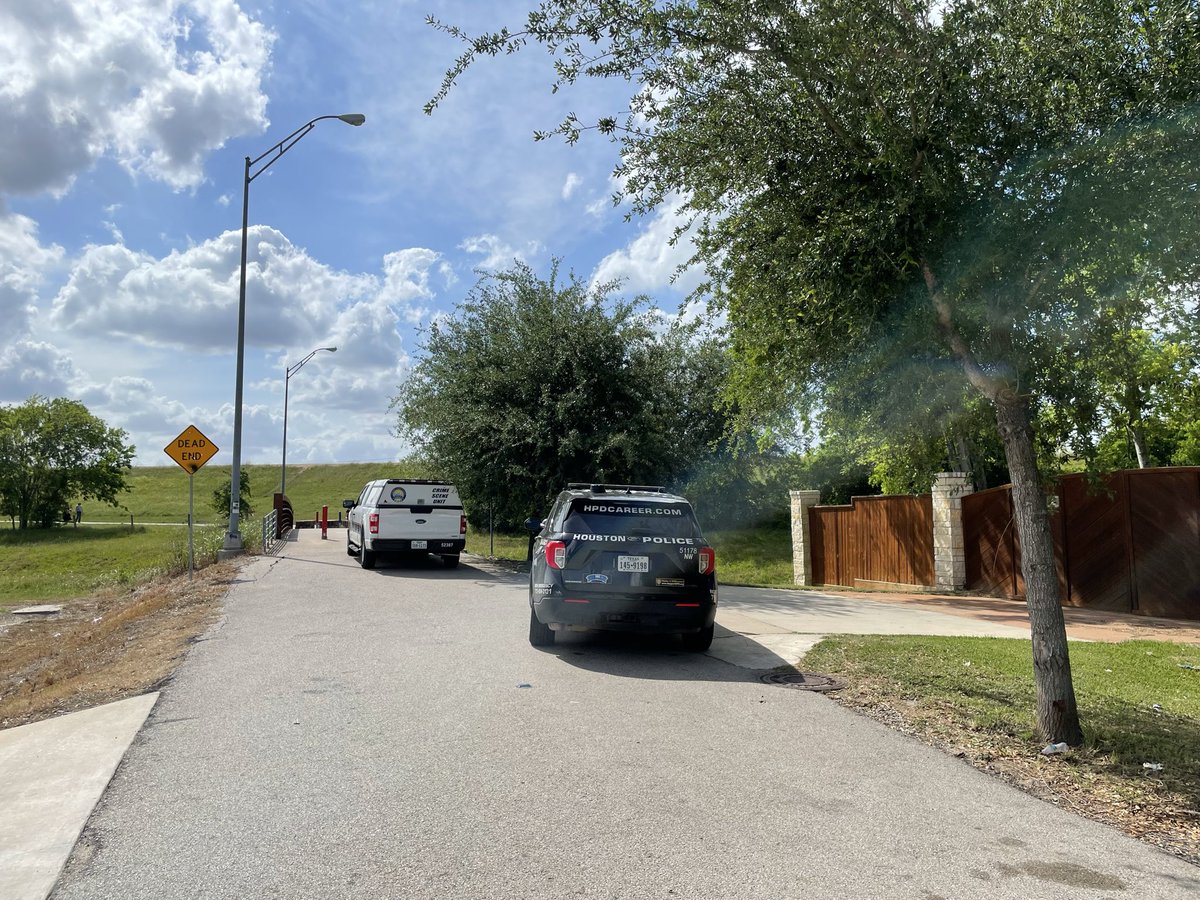 Texas Teen Discovers Woman's Body in Remote Area