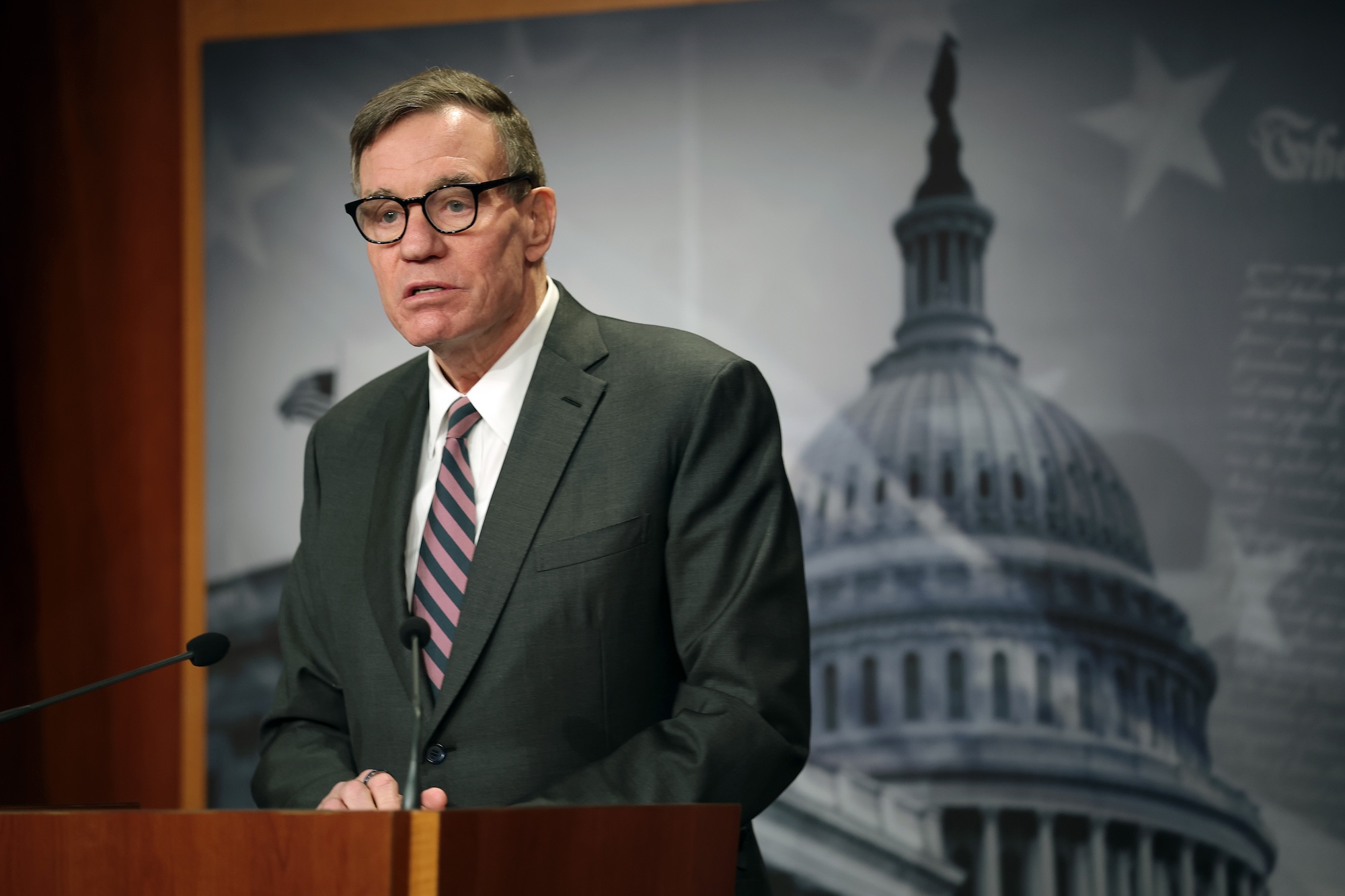 Inside the Small Town Hosting 100 Families for a Wedding Record Attempt