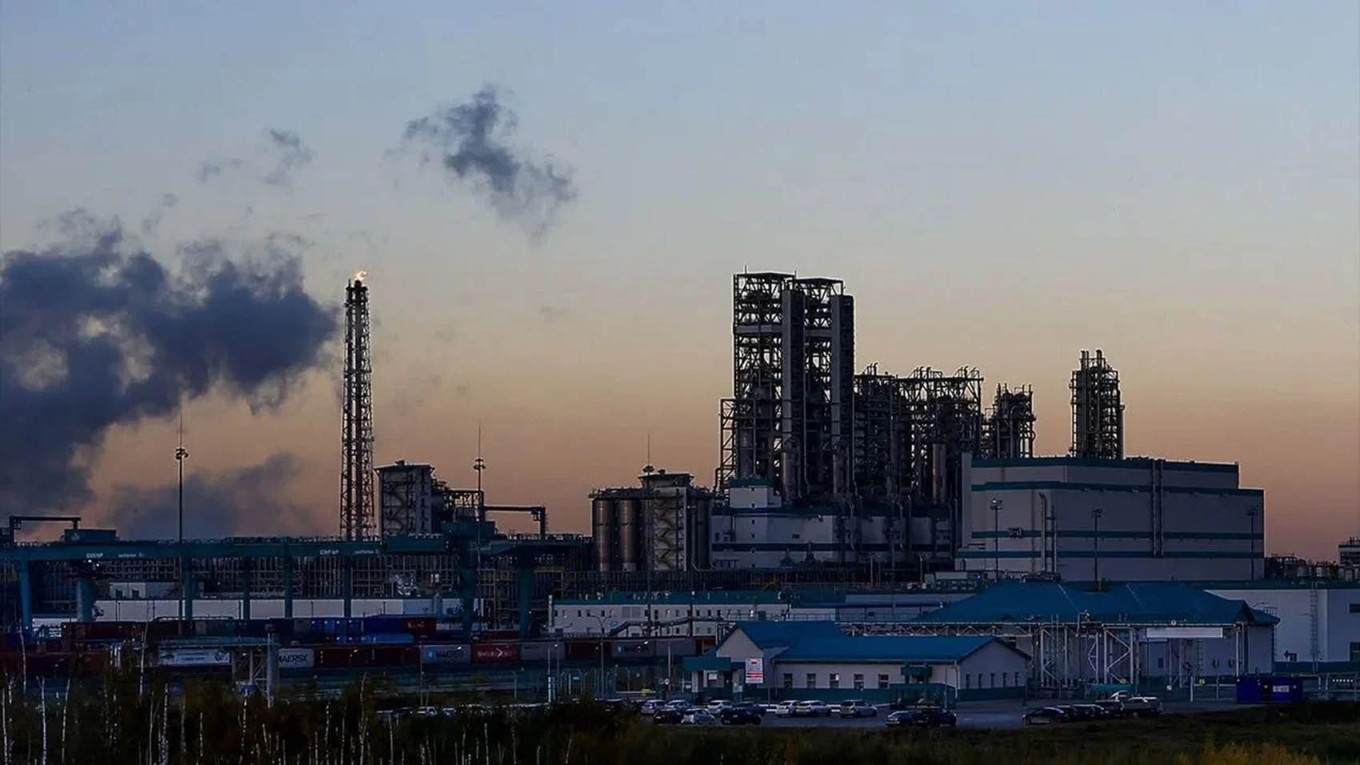 Putin's Troubles Grow as Drone Attack Halts Major Russian Refinery