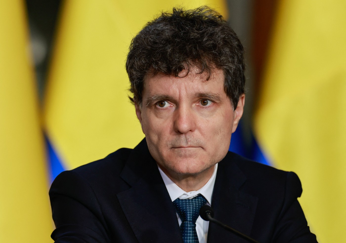 Nicușor Dan, primul președinte susținut de Parlament, dar contestat de popor