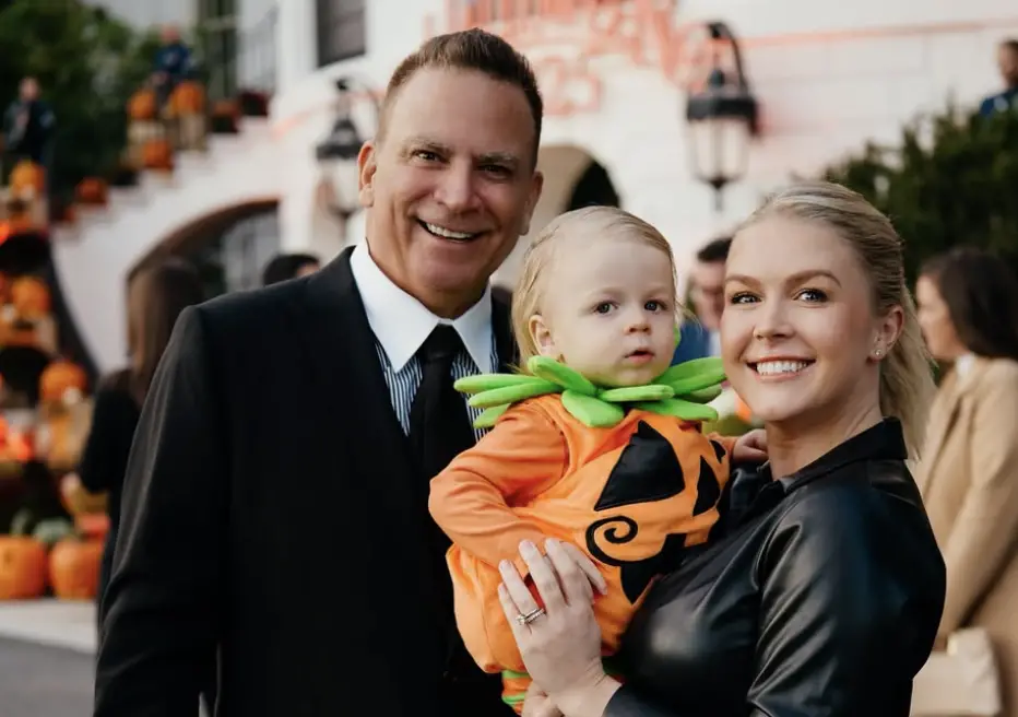 White House Press Secretary Karoline Leavitt is accused of airbrushing her husband on Instagram following criticism over their age gap.