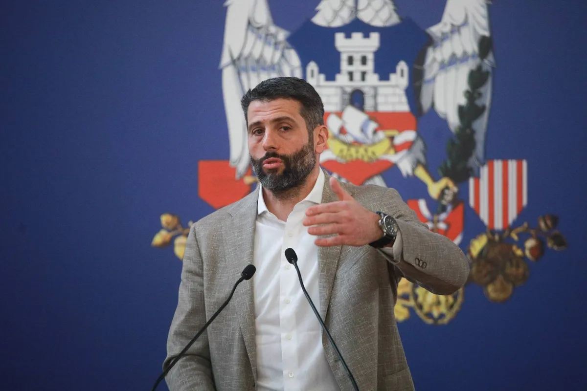 Šapić u centru pažnje: Negira udarac, testovi negativni