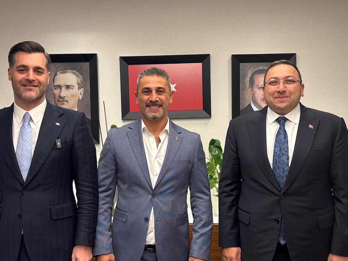 Üsküdar’da dikkat çeken geçiş: Tahsin Epli AKP’ye katıldı