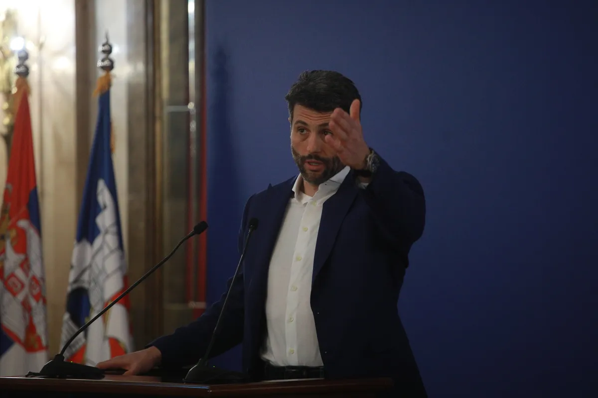 Šapić u centru pažnje nakon optužbi za napad na odbornicu