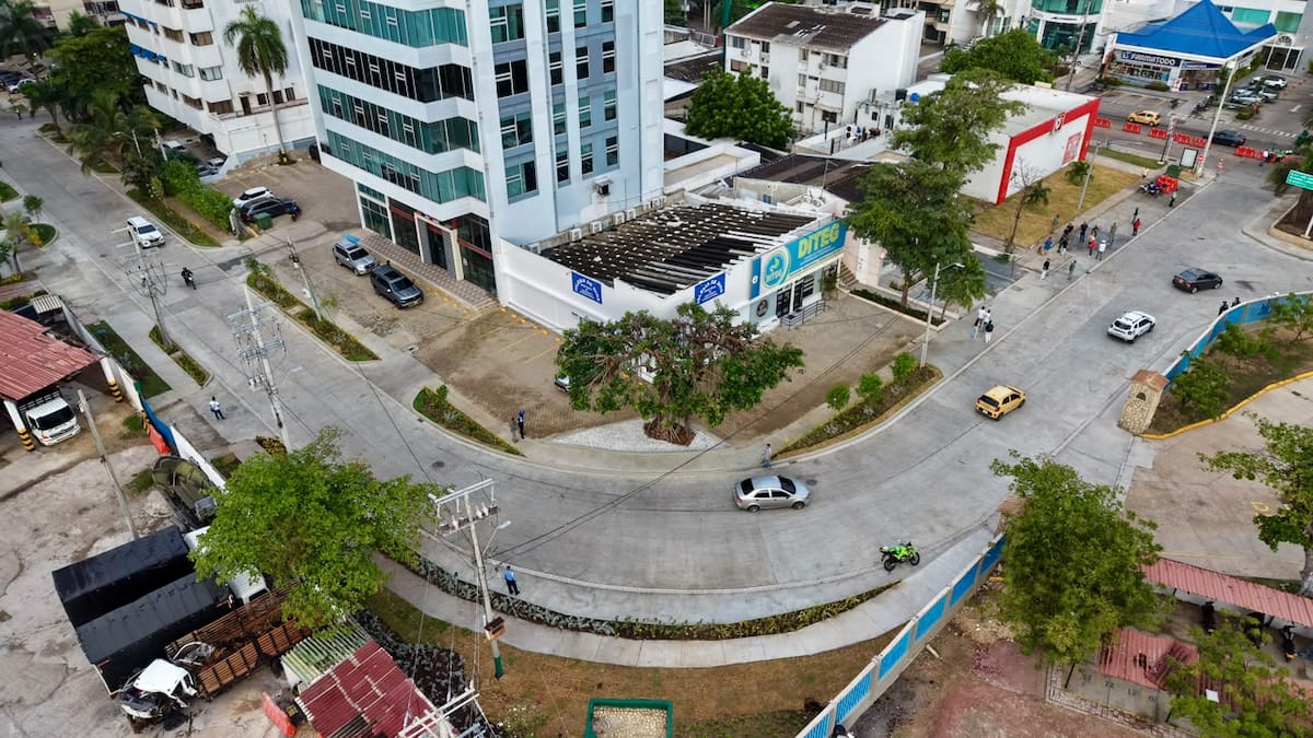 Proyecto de drenaje en Bocagrande sigue en construcción; lluvias causan inundaciones