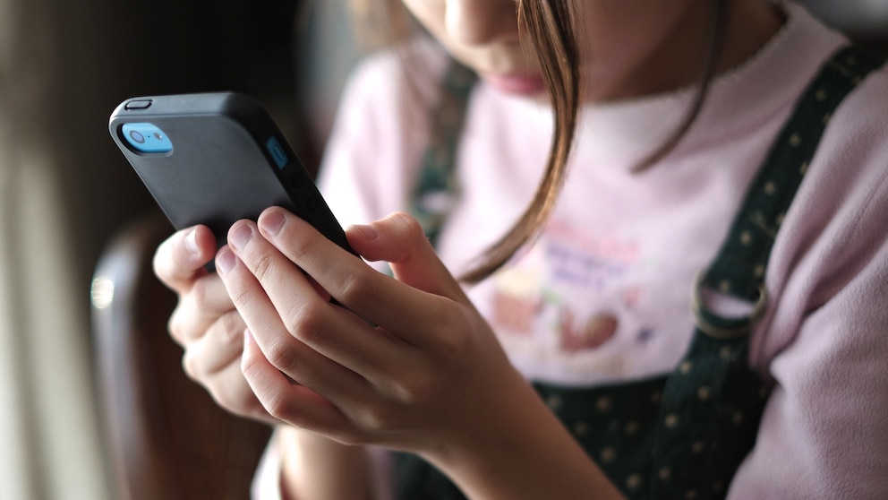 France's Bold Move: Social Media Ban for Kids Under 15 Sparks Debate