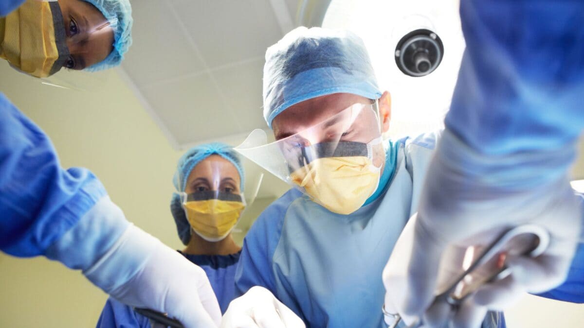 Garza chirurgica dimenticata per 46 anni scoperta durante TAC addominale