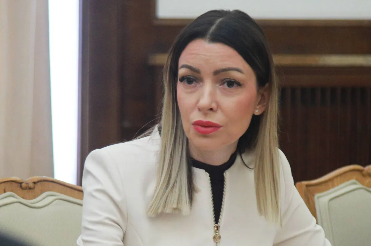 Građanin prekinuo izjavu Adrijane Mesarović porukom „studenti pobeđuju“