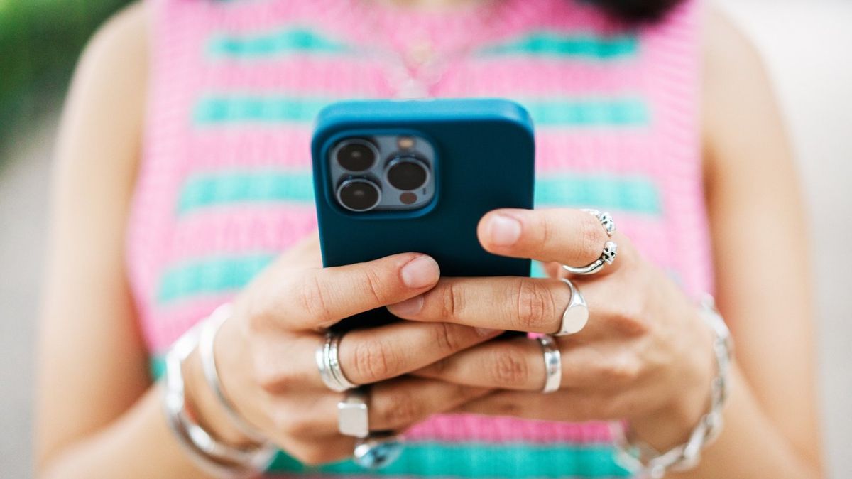 Instagram's New Pixel Feature Sparks Fear of Relationship Drama